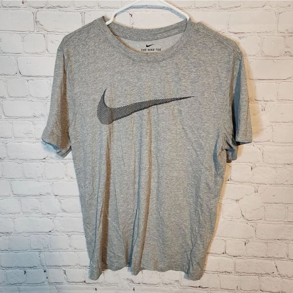 Men's Nike Dri-Fit shirt, size Medium